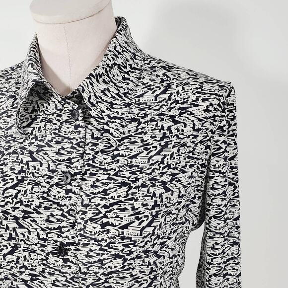 CHANEL 2003 Cruise Collection Black White Seaside Cityscape FR 38 - Picture 4 of 13